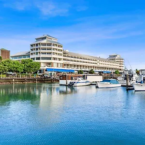 https://shangri-la-hotel-the-marina-cairns.cairnshotels4all.com