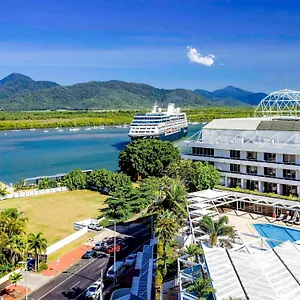 https://pullman-reef-hotel-casino.cairnshotels4all.com